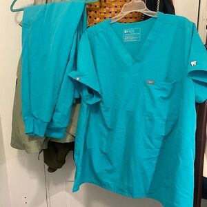 Figs Aqua Blue Scrub Set